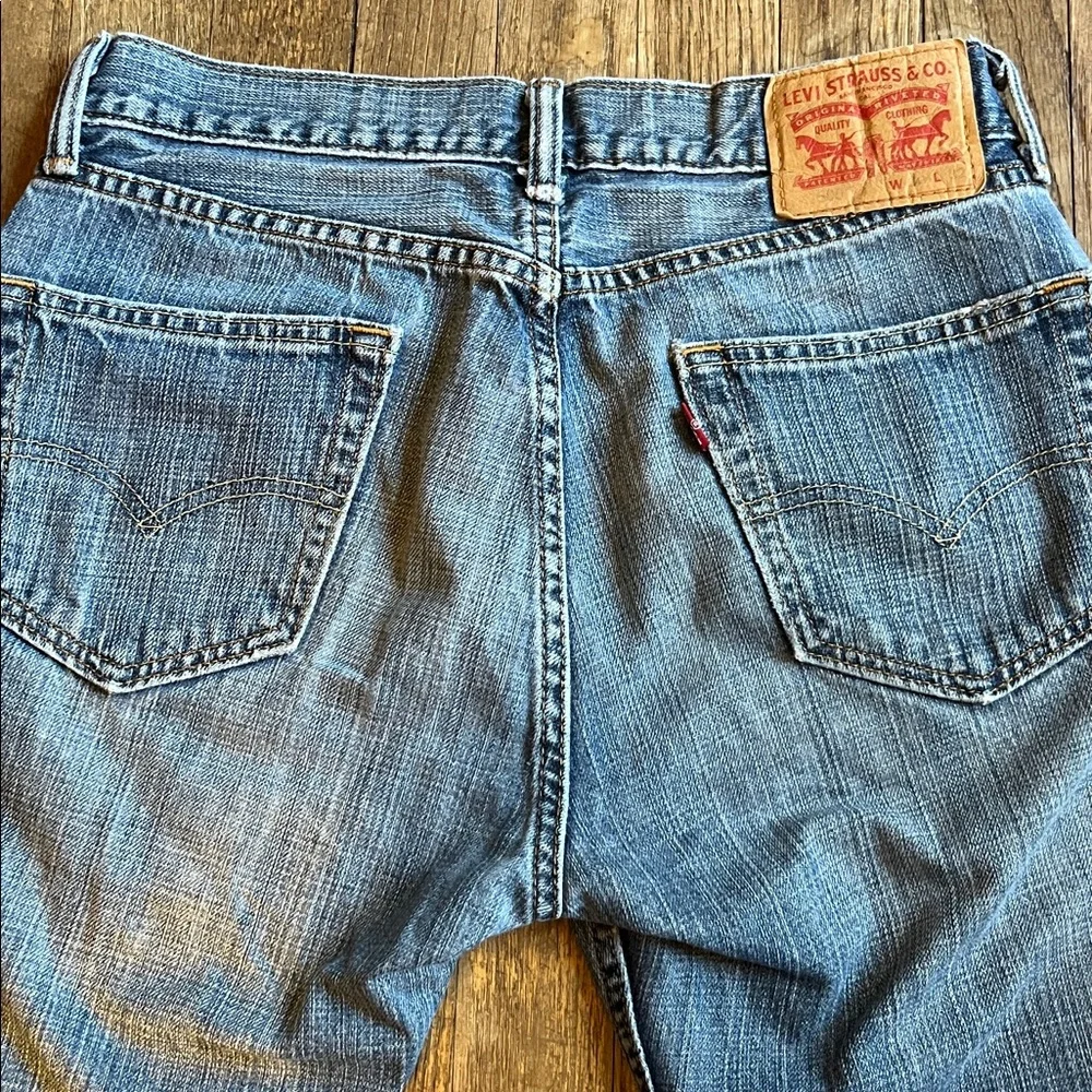 Levi’s 505 jeans straight leg light wash broken in 30 x 32 classic denim